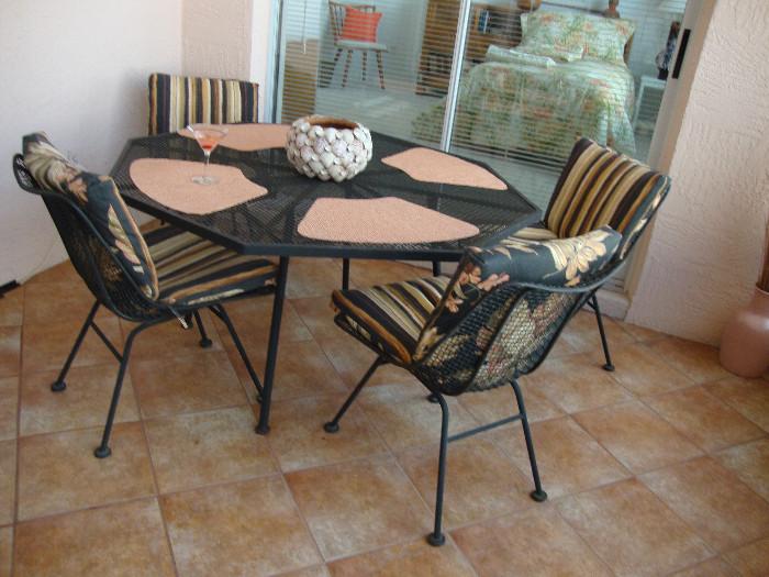 Patio set, octagonal table - cushions incl