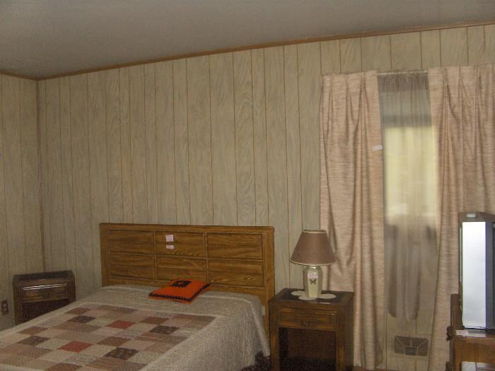 Bedroom set, lamp