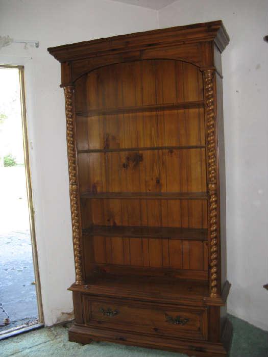 BEAUTIFUL LARGE THOMASVILLE WOOD DISPLAY CASE OR BOOK CASE