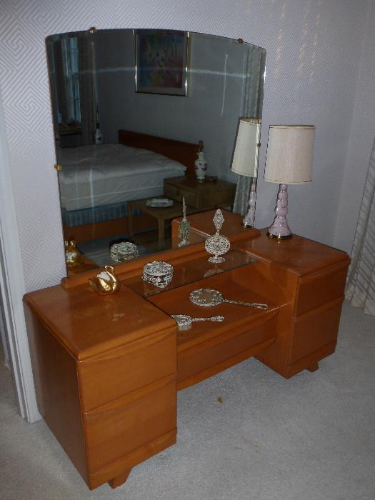 Kling Furniture Mid-Century Maple Vanity