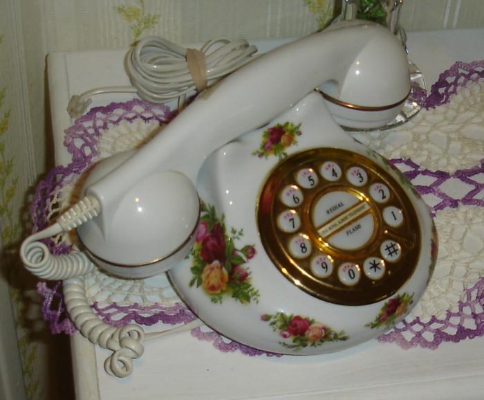 Royal Albert "Old Country Roses" telephone