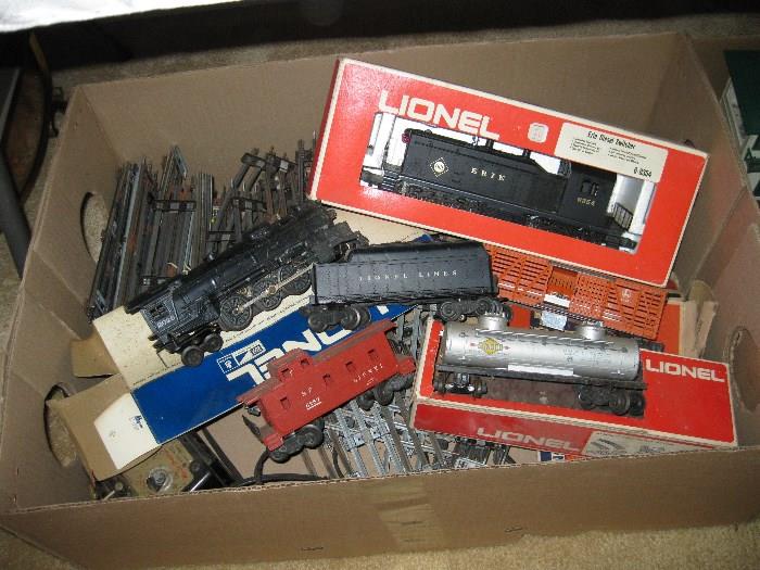  Lionel Trains and accessories