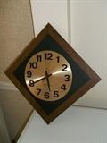 Seth Thomas mod wall clock in excellent working condition.