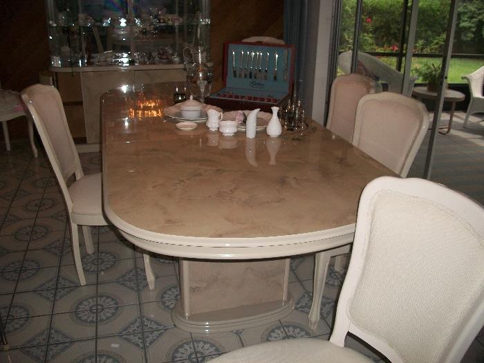 LG. DR TABLE & 7 CHAIRS