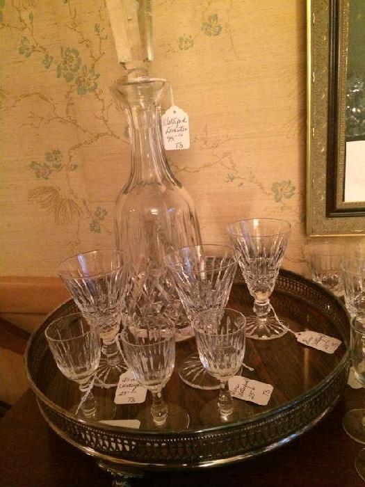            Decanter & glasses; round silver plate tray;