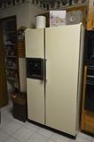 Side by side refrigerator 