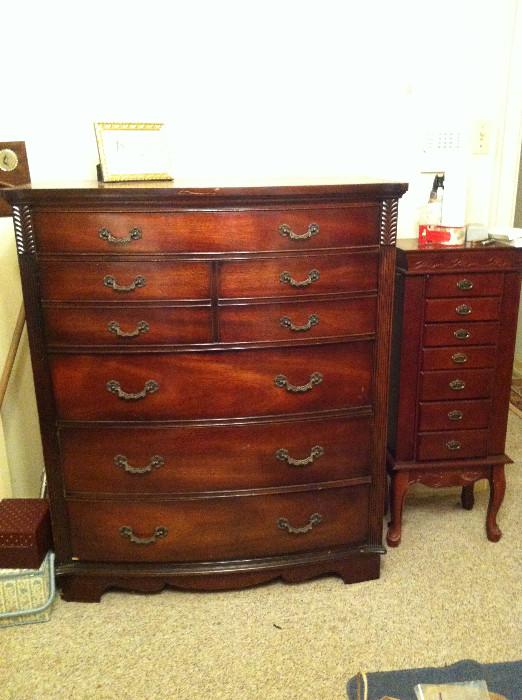 Large mahogany chest of drawers, circa 1950 by Dixie Furniture Company