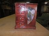 VINTAGE JEWELRY CHEST
