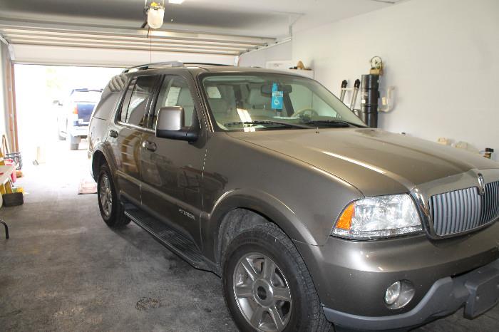 2004 Lincoln Aviator Ultimate - 70,800 miles