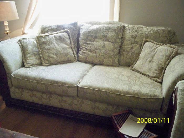 Cream Damask Vintage Sofa with Cushions