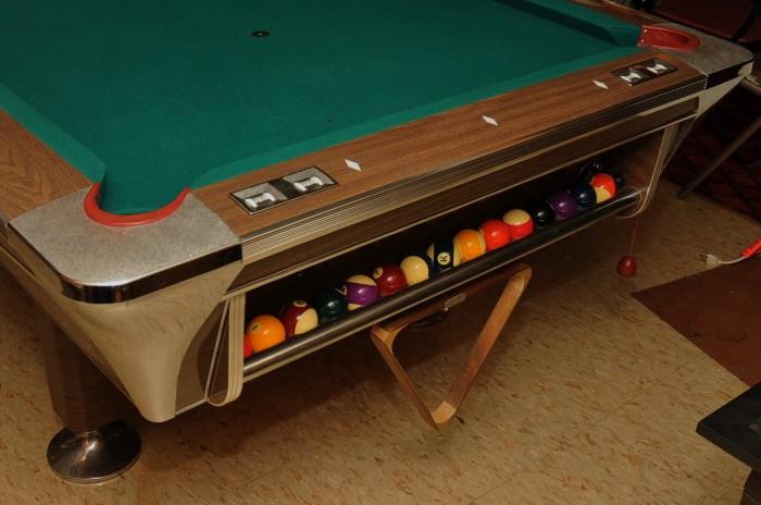 7' POOL TABLE: FISCHER EMPIRE DUCHESS VII 1969-1972
OVERALL DIMENSIONS: 4'4" x 7' 7 1/2"
LIKE NEW CONDITION
CUE STICKS, BALLS, RACK INCLUDED  