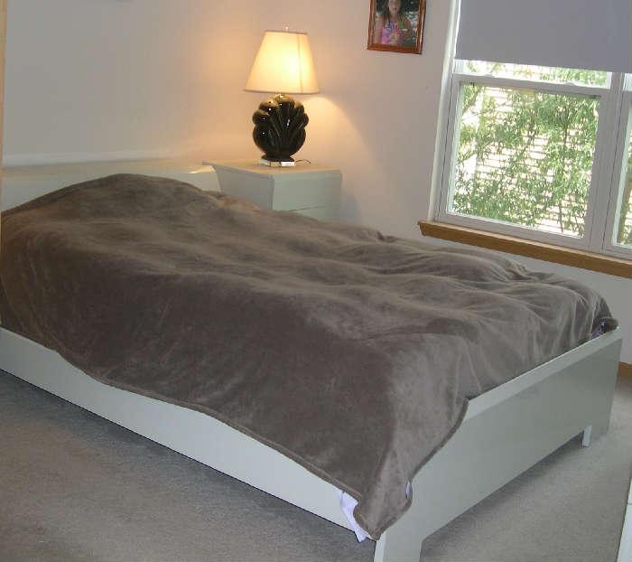 white laminate bed