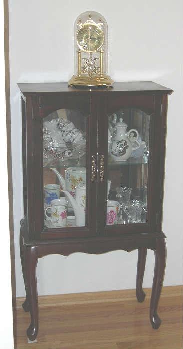 Low display cabinet