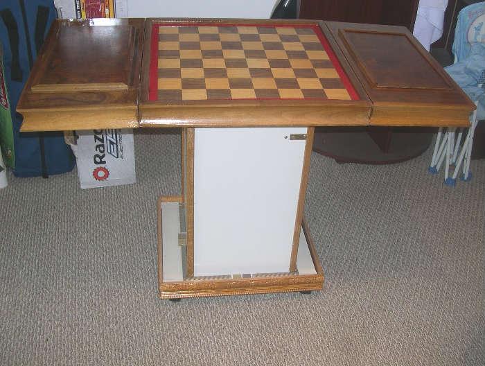 Chess table, top folds up