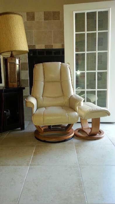 Pair of Leather Recliners