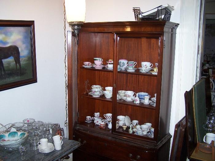 CHINA CABINET AND CUP & SAUCER COLLECTION