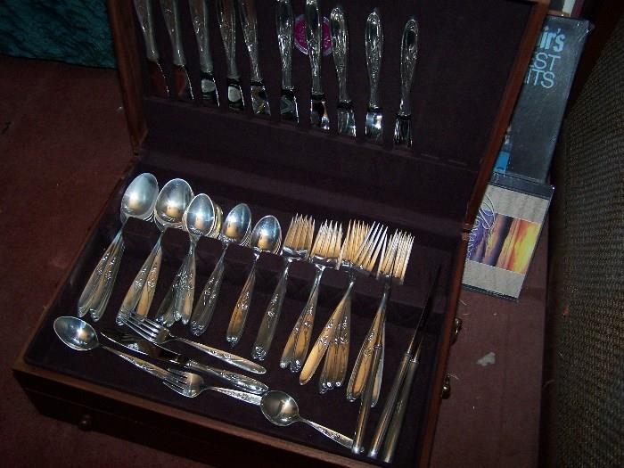 TOWLE STERLING FLATWARE SET