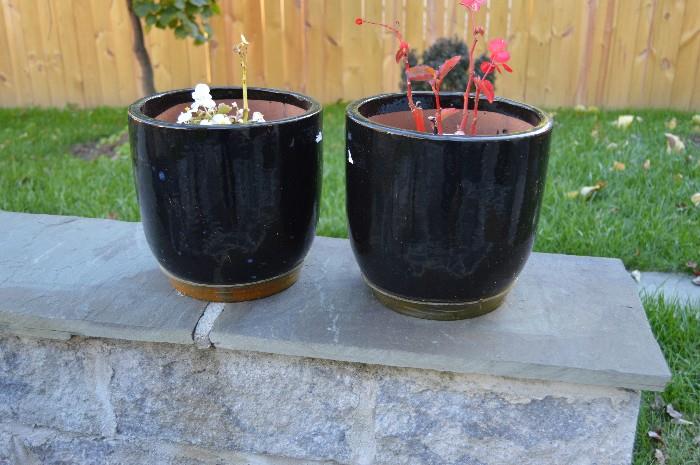Ceramic flower pots