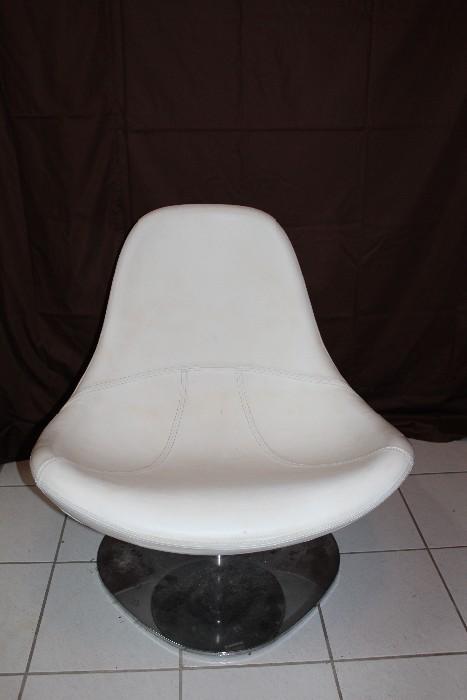 Vintage-Retro all white leather chairs-4 of them 