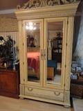 Armoire that goes with King Bedroom set 