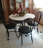 SWEET DROP LEAF DINETTE SET