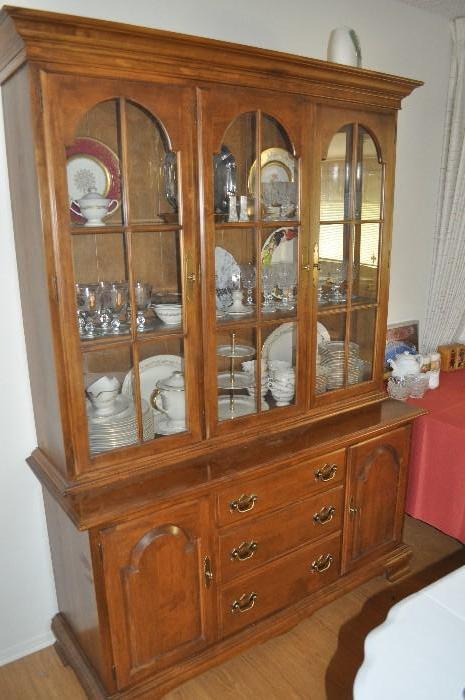 ETHAN ALLEN CHINA CABINET, PICKARD CHINA