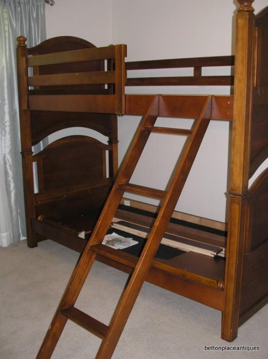 Broyhill Twin to Double Bunk bed..instructions included ,easy to convert to Double...