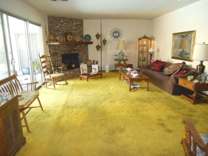 The furniture here is really nice - the good kind!