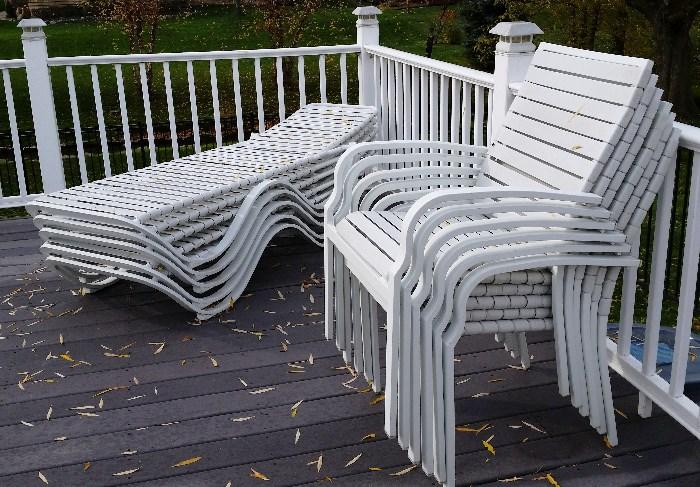 Outdoor Lounge Chairs  