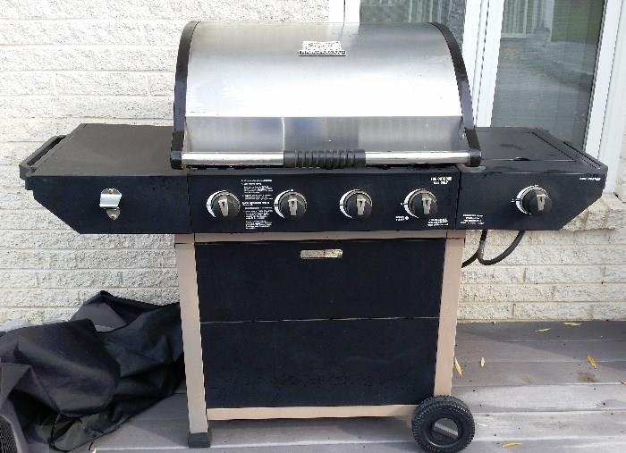 Brinkman 4 burner Gas Grill with Cover