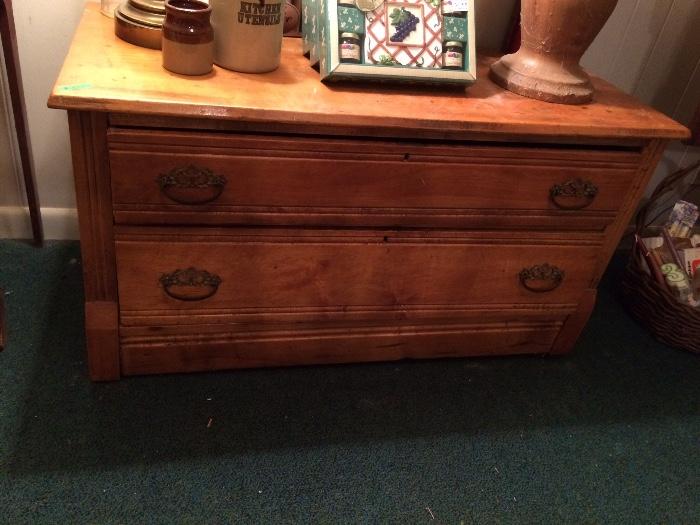 Vintage 2 drawer chest.