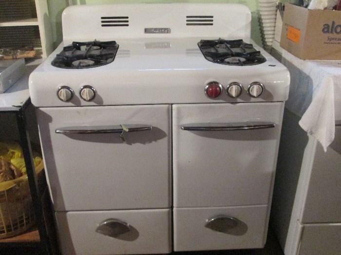 Magic Chef gas stove, great condition