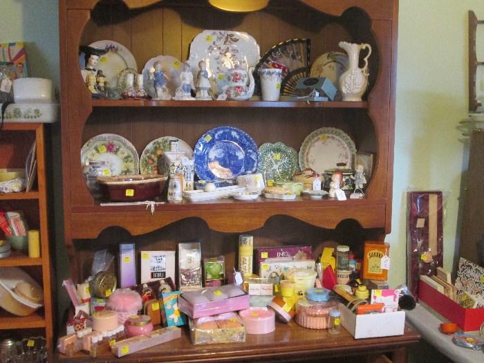 Vintage powder room items, vintage china dishes