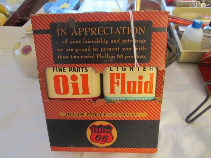 Phillips 66 In Appreciation oil cans