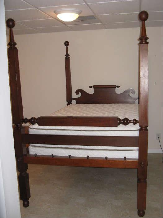 ANTIQUE 4 POSTER BED 