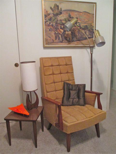 More vintage furniture, check out the double goose-neck lamp