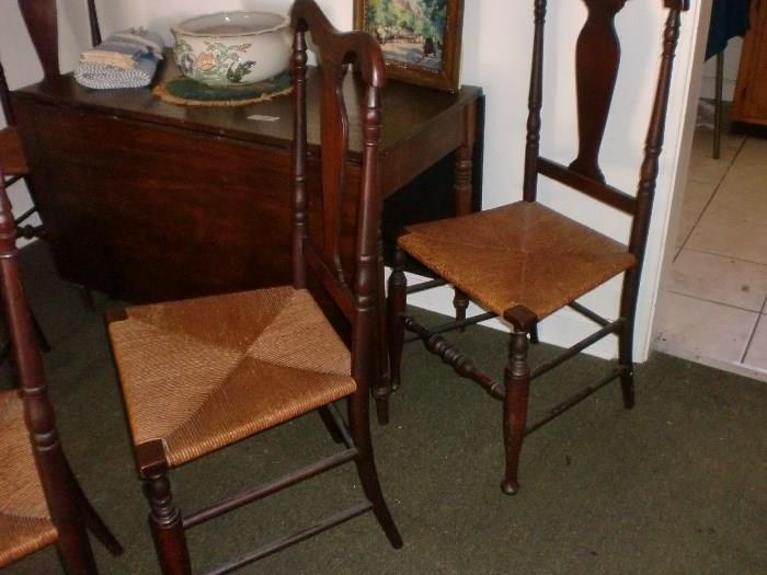 COUNTRY QUEEN ANNE DINING CHAIRS