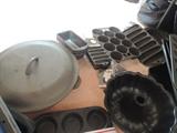 cast iron pots, pans and baking molds