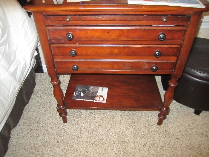 NIGHTSTAND OR SIDE TABLE