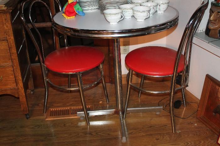 Vintage Diner Style Table / Chairs