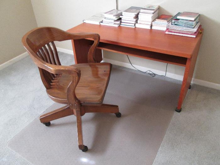 rolling desk chair, computer desk