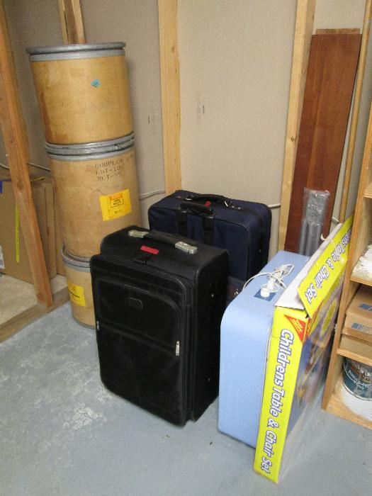 luggage, box fan