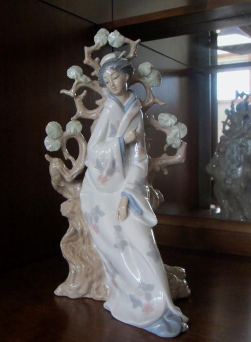 Vintage retired Lladro Porcelain Japanese Geisha 
