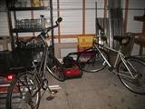 BRIGGS & STRATTON MOWER, 2 BIKES