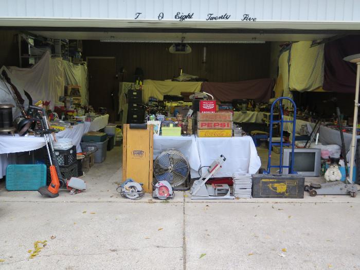 Garage Packed with vintage goodies, Circle assortment of tools, house-ware, games, vintage typewriters, clocks, stereos & MORE!!