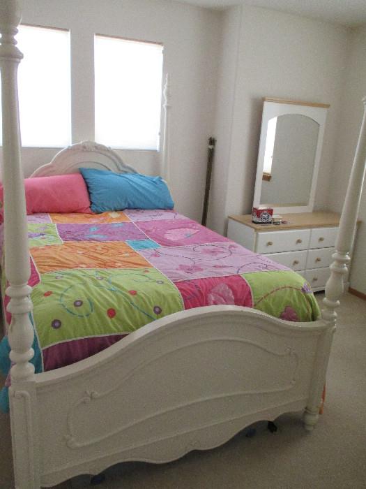 Full Size Four Poster Bed Set