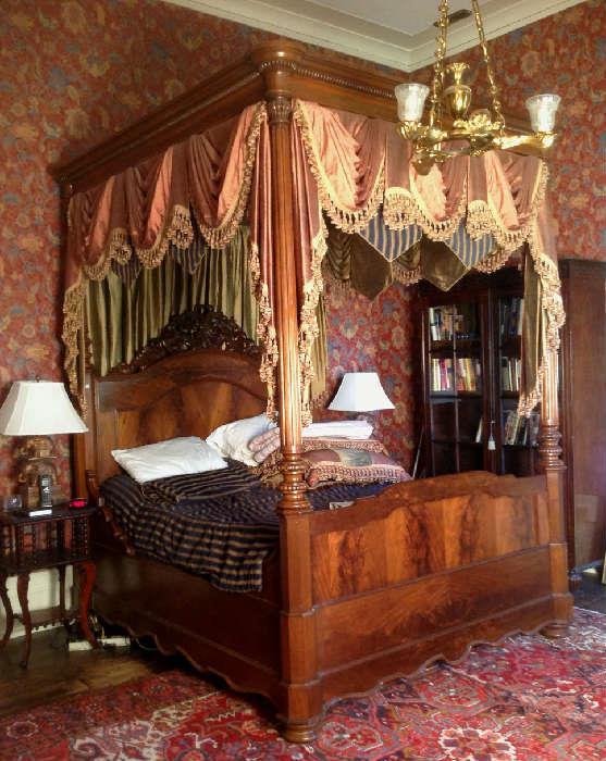 1023 - Transitional Victorian canopy plantation bed, 8 ft. 10 in. T, 74 in. L, 64 in. W.