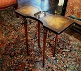 1070 - Mahogany very unusual table made by Weiman & Company, 21IN T, 20IN W, 9IN D