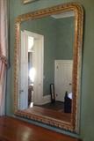 1177 - Hanging Victorian mirror in gold frame, 56 X 40