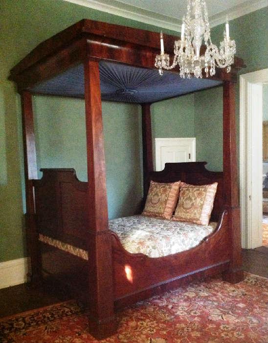 1200a - Solid mahogany Empire full tester plantation bed, rare model, ca. 1840, great condition, 9 ft 8 in. T, 73 in. W, 63 in. L.